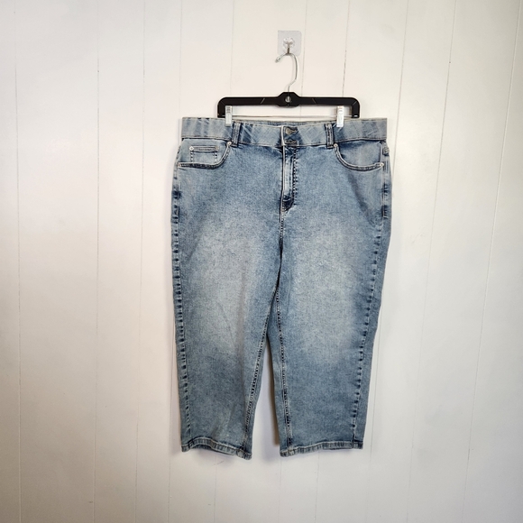Penningtons Curvy Fit Denim Capri Light Wash Jeans d/C Plus Size 20 Stretchy - Picture 3 of 10